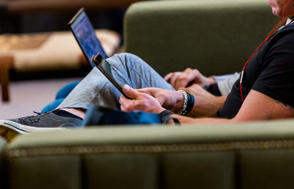 People Using Internet